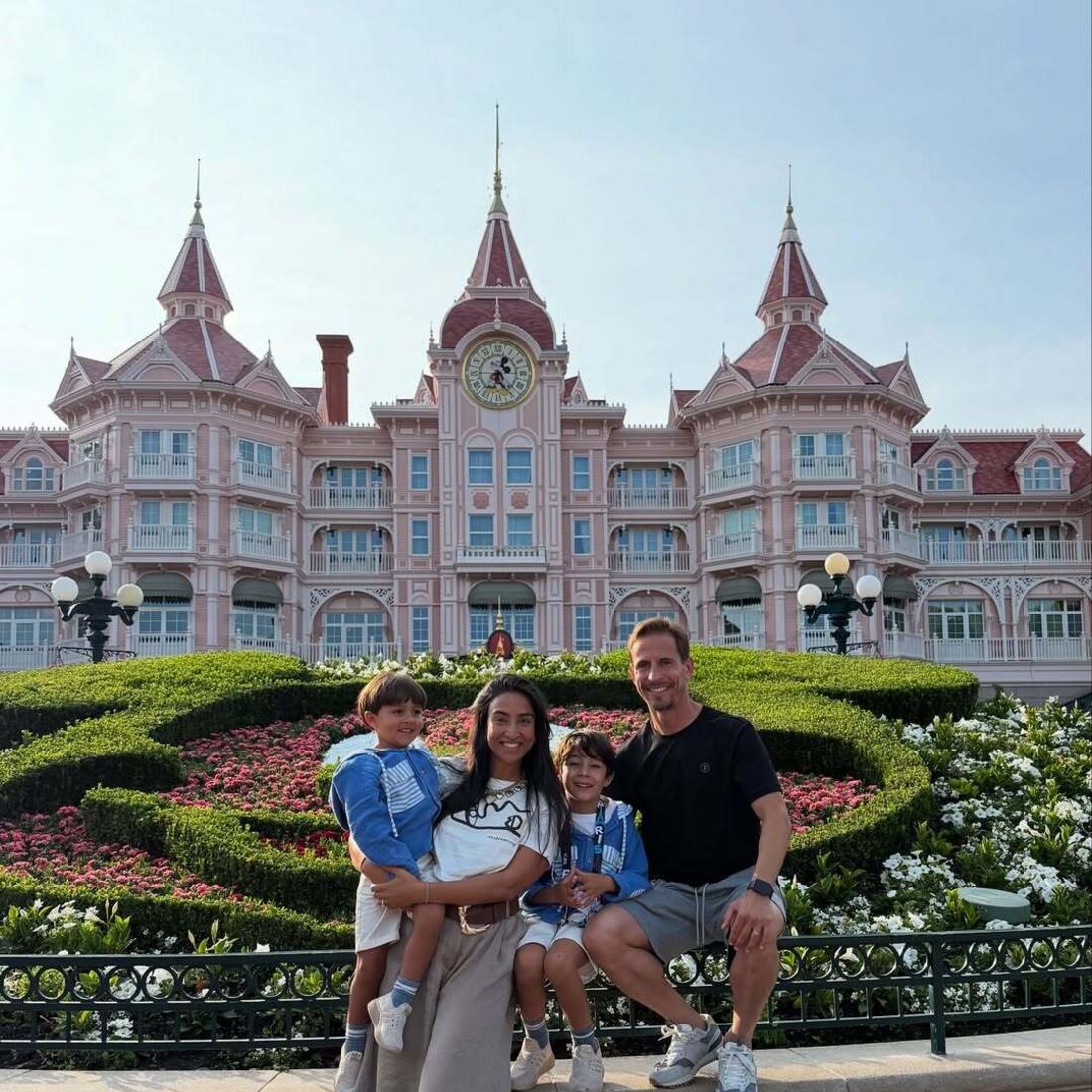 João Pereira visita a Disneyland Paris com a família