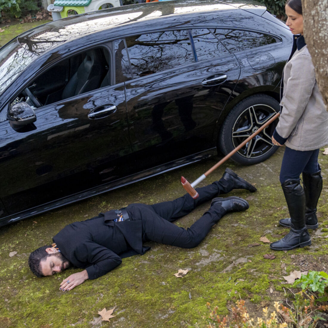 Em 'A Herança', Pilar ataca Heitor, que raptou Inês e o filho