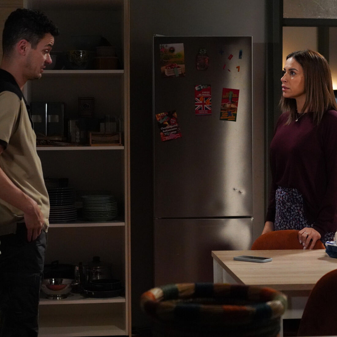 Pedro afasta-se de Inês após mensagem de Vicente