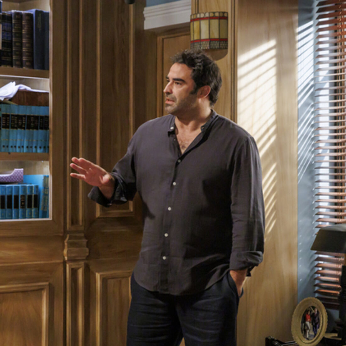 Bruno pede demissão após segredo de Tomás ser revelado em 'A Promessa'