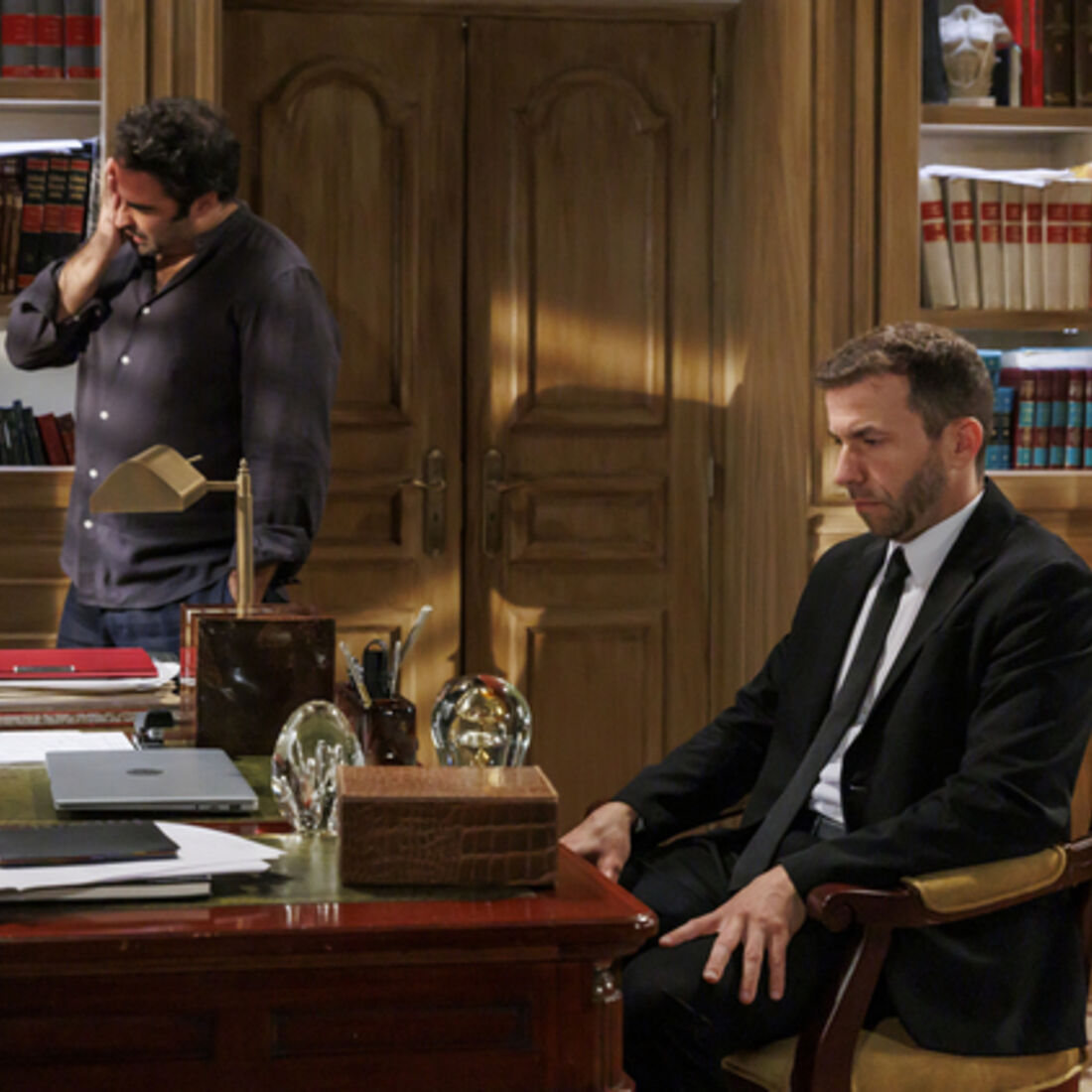 Após traição e revelação de segredo, Bruno pede demissão a Miguel n'A Promessa