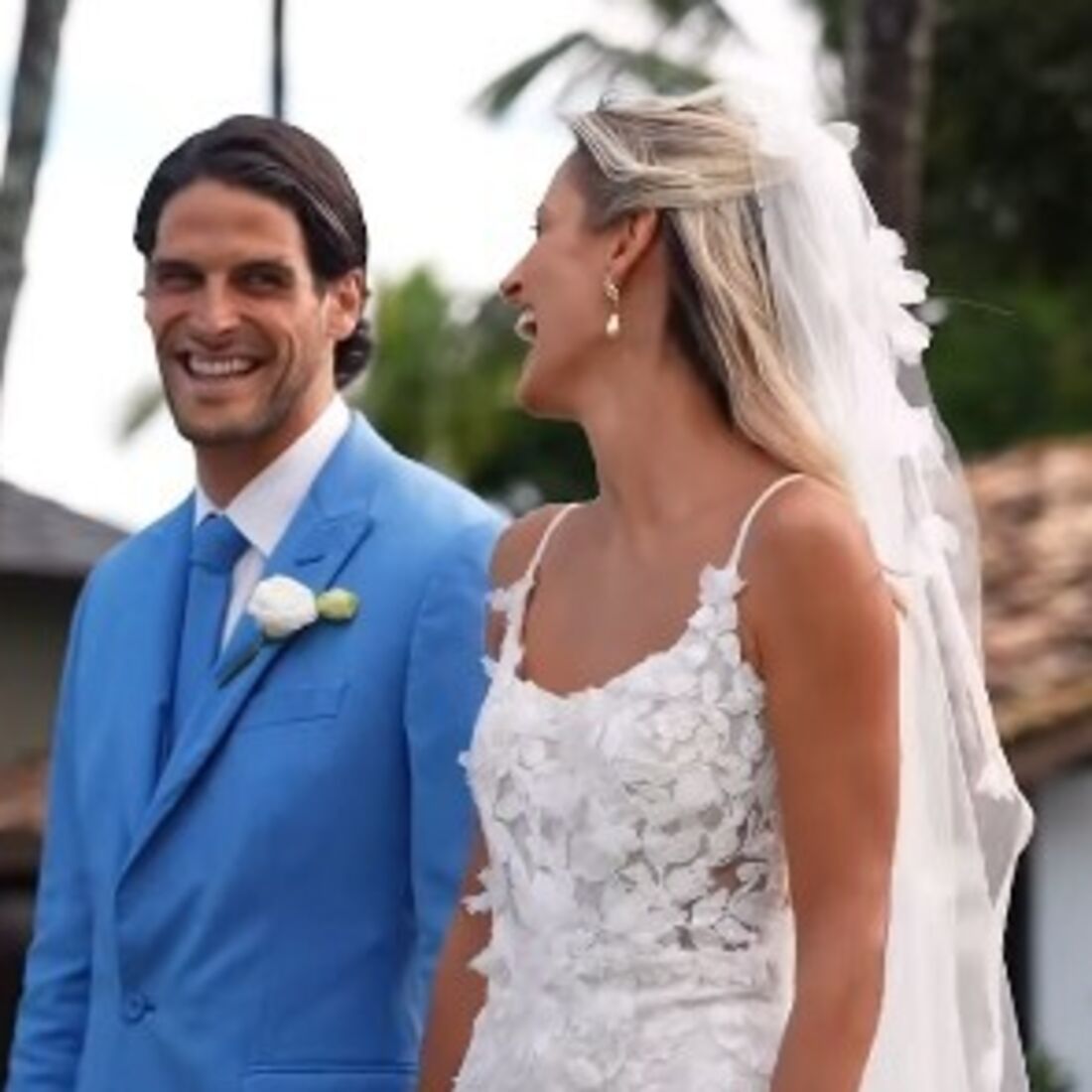 Gonçalo Paciência e Priscilla Tardelli Tollini casam-se na Baía, Brasil