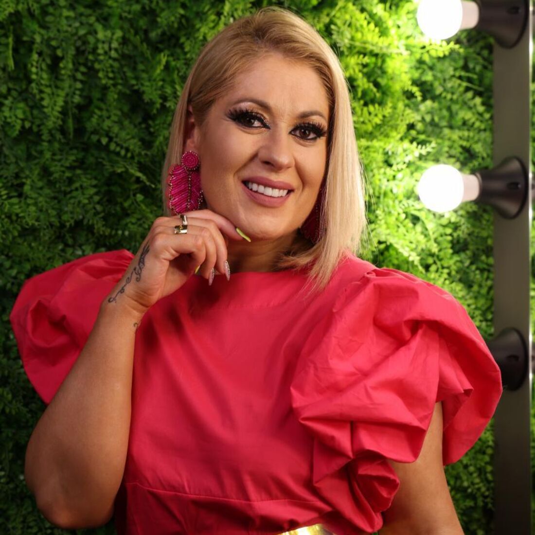 Rebeca teve alta hospitalar após cirurgia e já está em casa a recuperar