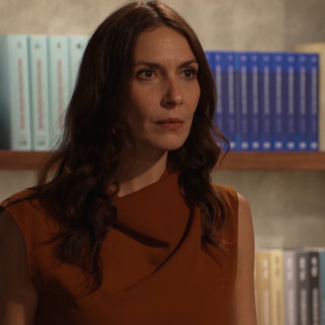 Laura entrega prova a Miguel que confronta Olga pela morte de António