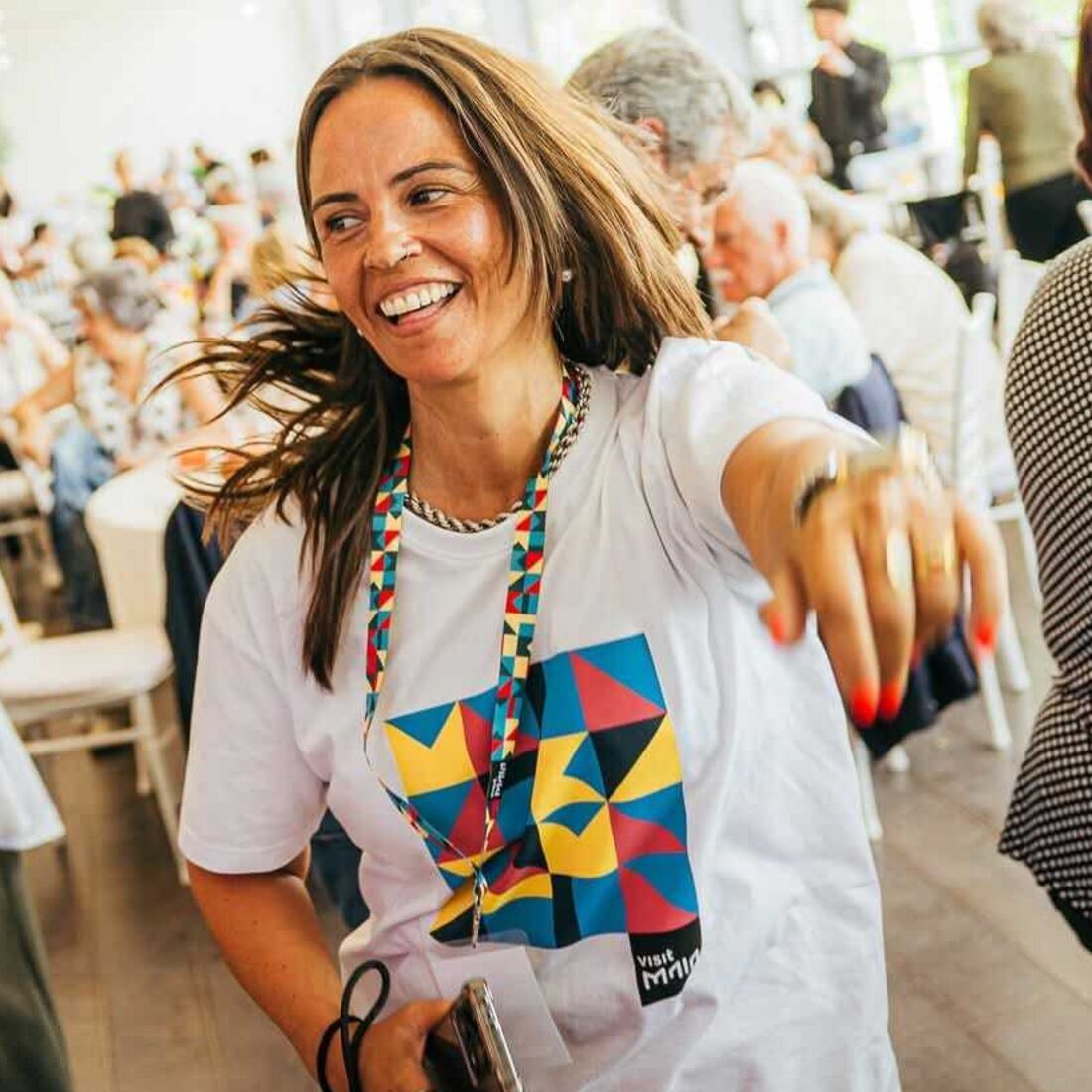 Raquel, de 'Casados à Primeira Vista', volta ao trabalho com um sorriso após a experiência social