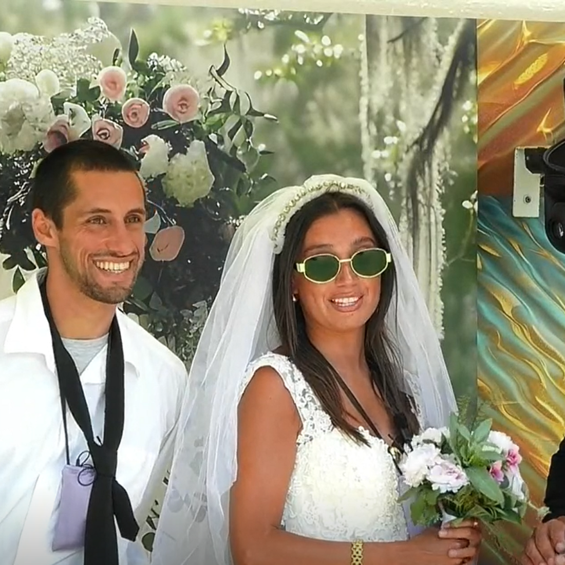 Diogo Bordin e Carolina Braga simulam casamento no Big Brother. Luís Gonçalves destaca-se