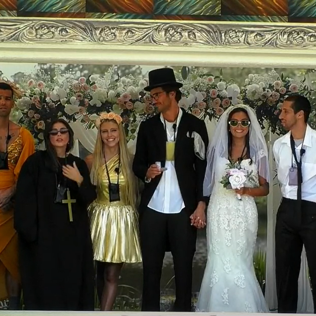 Concorrentes do Big Brother celebram 'casamento' caricato com destaque para Diogo Bordin e Carolina Braga