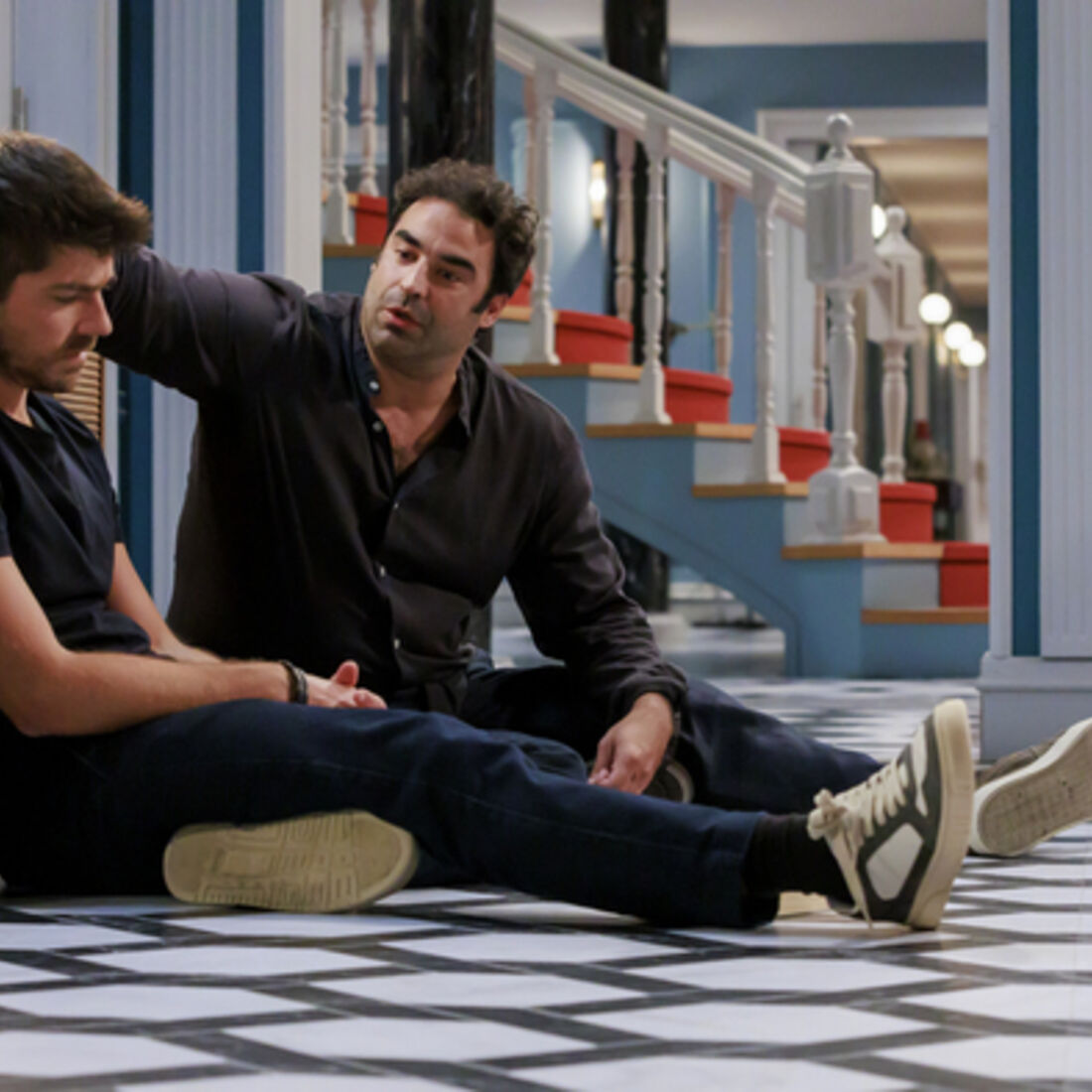 Em A Promessa, Miguel consola Tomás após descoberta sobre Olga