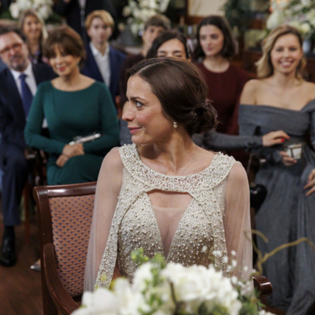 Sofia e Vicente casam-se em cerimónia emocionante. Teresinha e Beatriz destacam-se