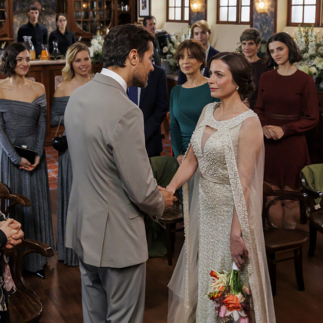 Sofia e Vicente casam-se em cerimónia emotiva. Teresinha e Beatriz marcam presença