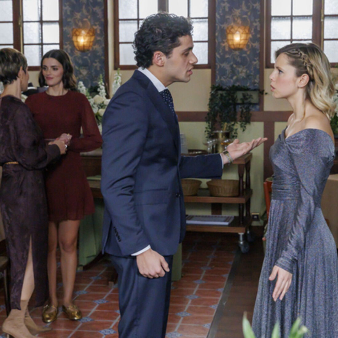 Casamento de Sofia e Vicente tem momentos tensos e surpresas para os convidados