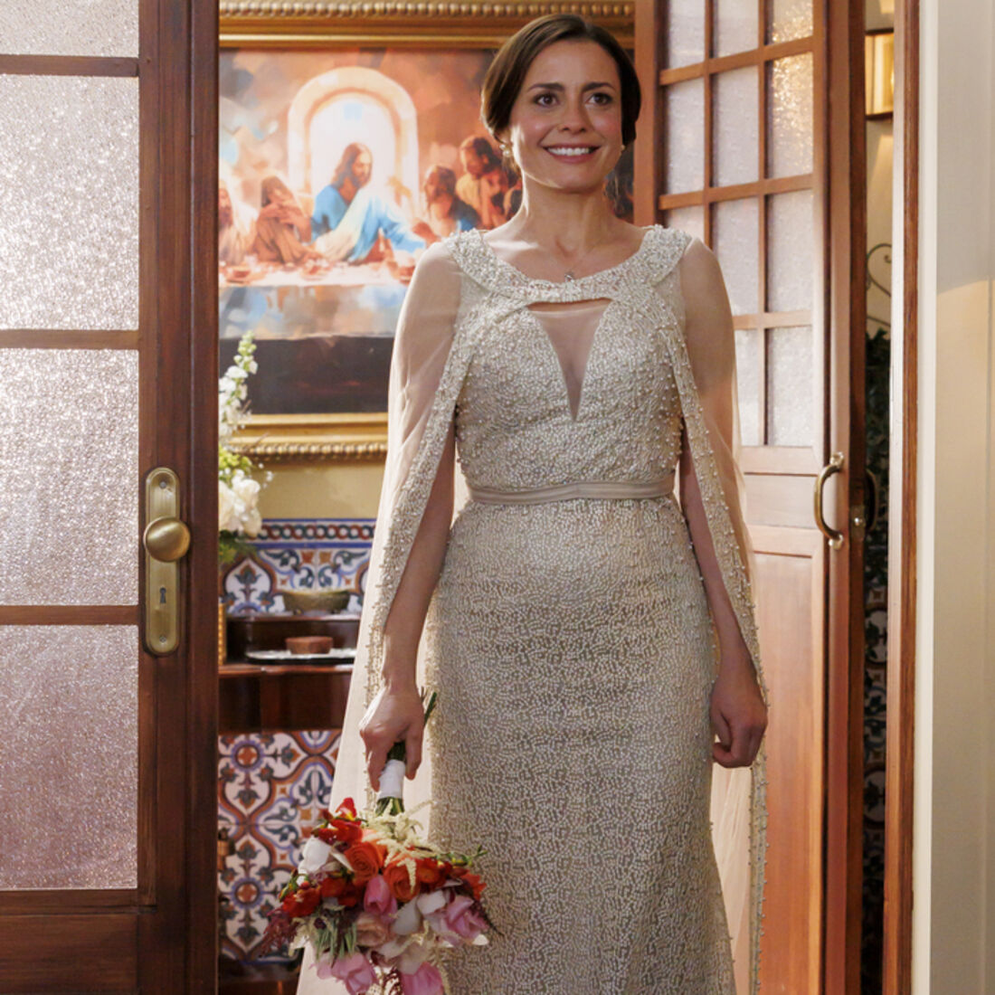 Patrícia Tavares surge radiante no casamento da sua personagem, Sofia, com Vicente.
