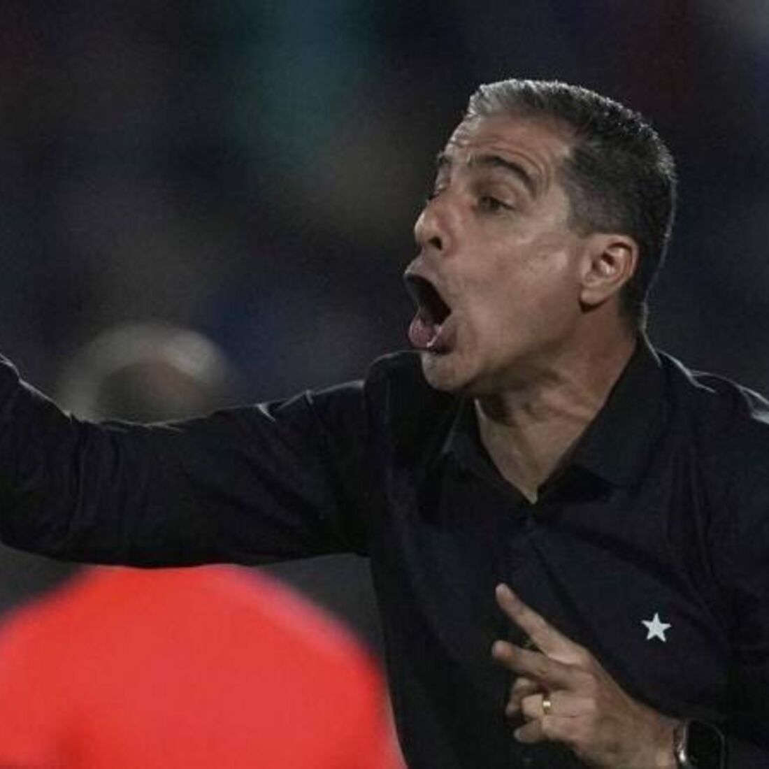 Renato Paiva celebrou vitória do Botafogo sobre o PSG