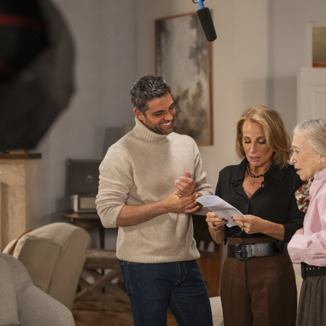 Hector revela que Mariana está viva, com Benedita e Laura