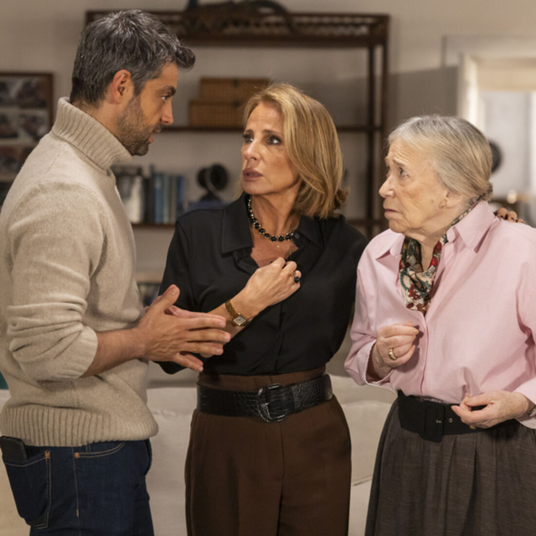 Hector revela que Mariana está viva; Benedita e Laura planeiam encontrá-la