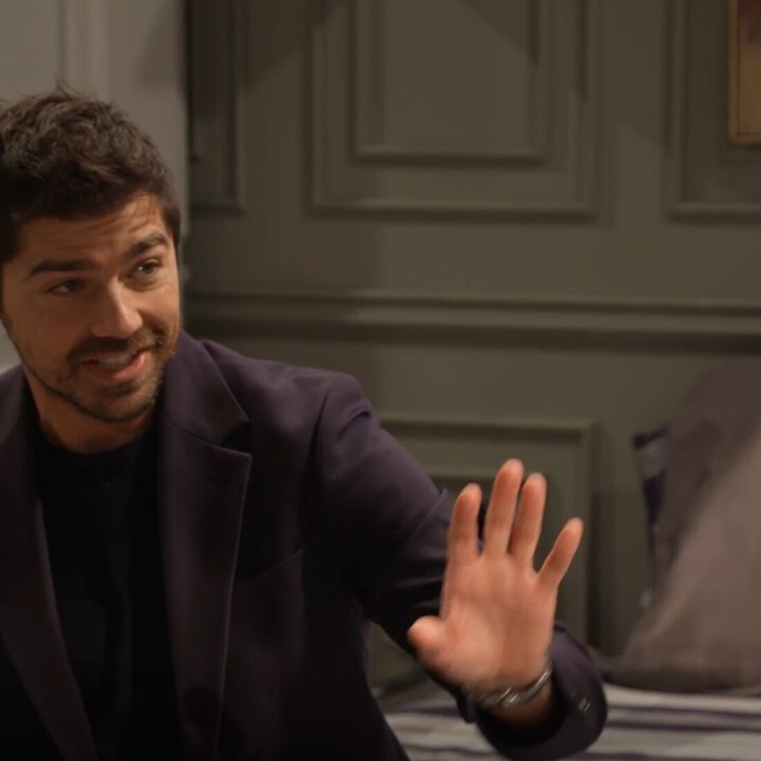 Tomás decide avançar com o casamento com Laura após reviravoltas familiares