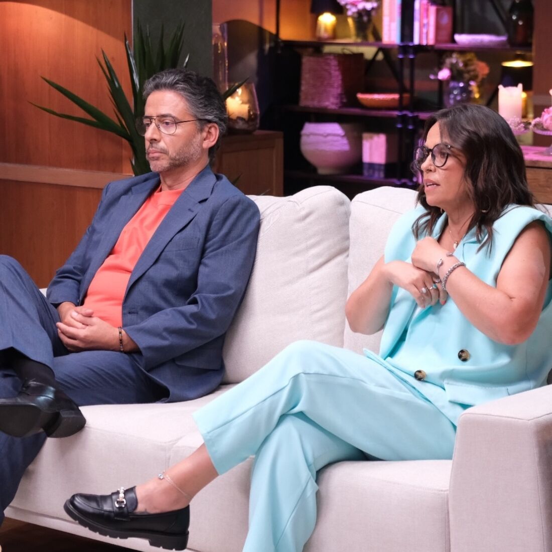 Raquel e Hugo discutem após comentário da mãe do companheiro