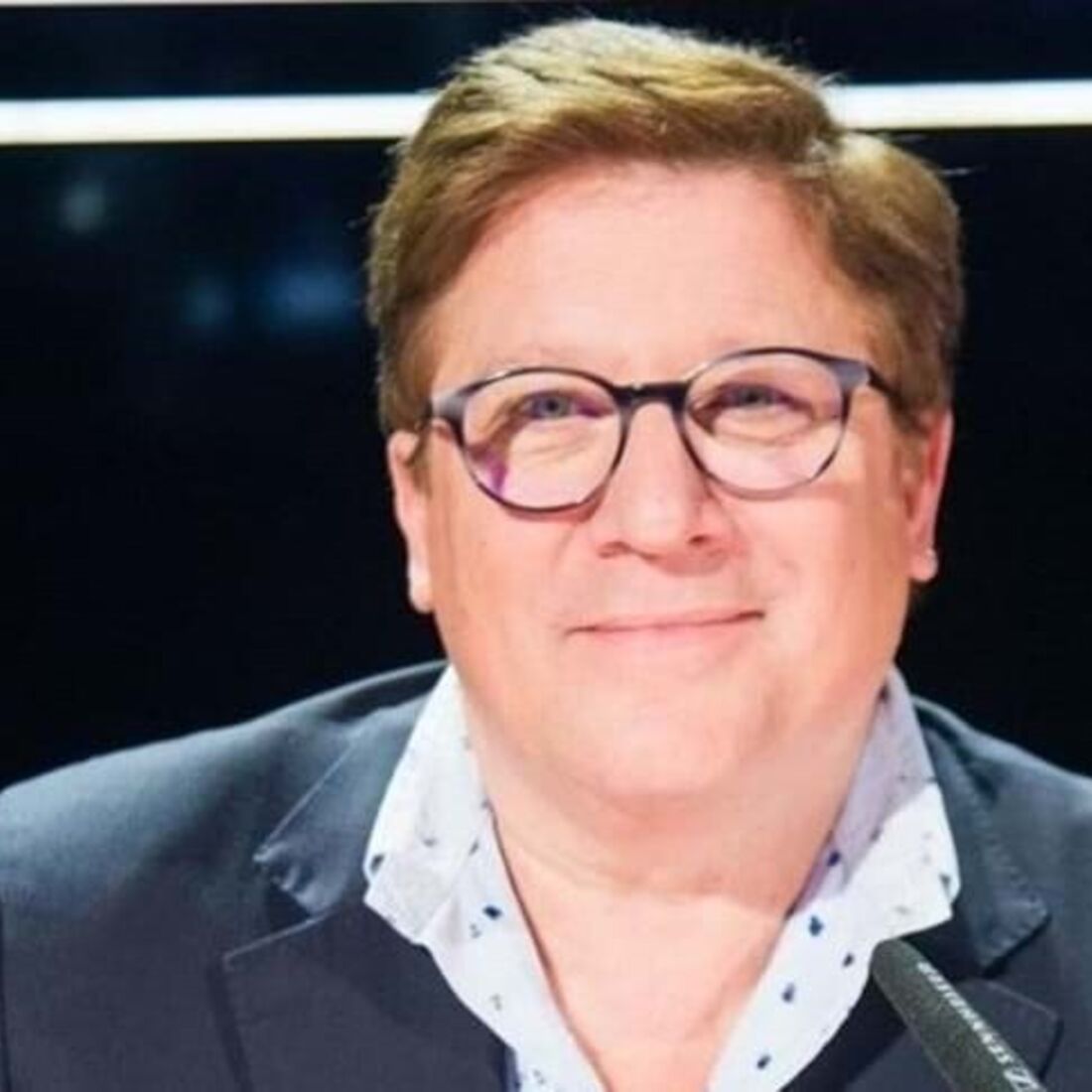 Retrato de José Carlos Malato com um sorriso no rosto