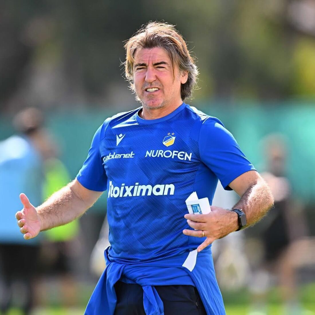 Sá Pinto ignora conflito e muda-se para o Irão