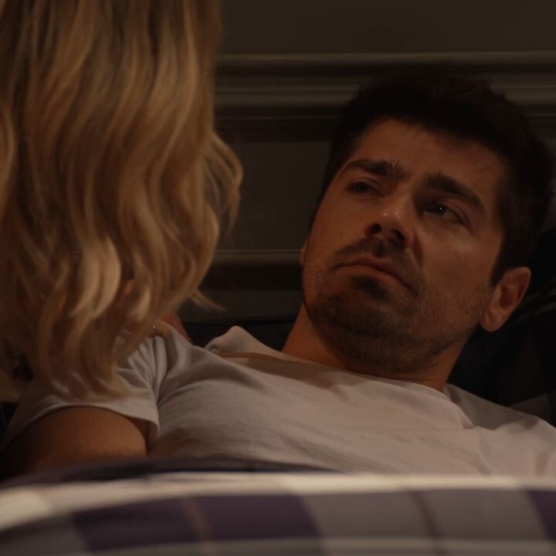 Camila confronta Helena na prisão após escândalo provocado por Tomás