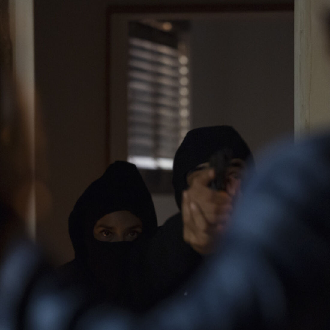 Miro e Alba roubam 1 milhão de euros a Lukenia num plano d' A Fazenda