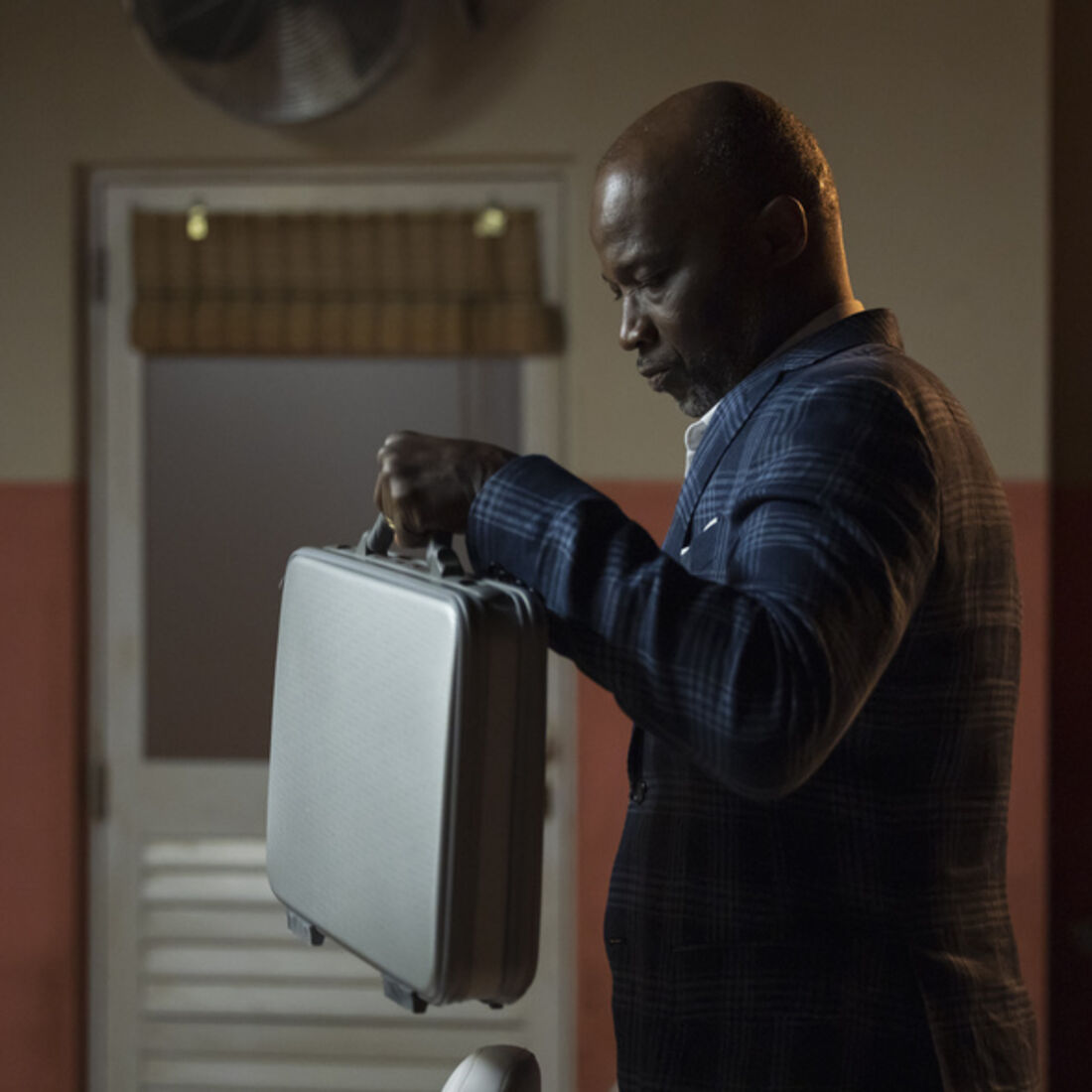 Miro e Alba planeiam roubo de 1 milhão de euros a Lukenia em 'A Fazenda'