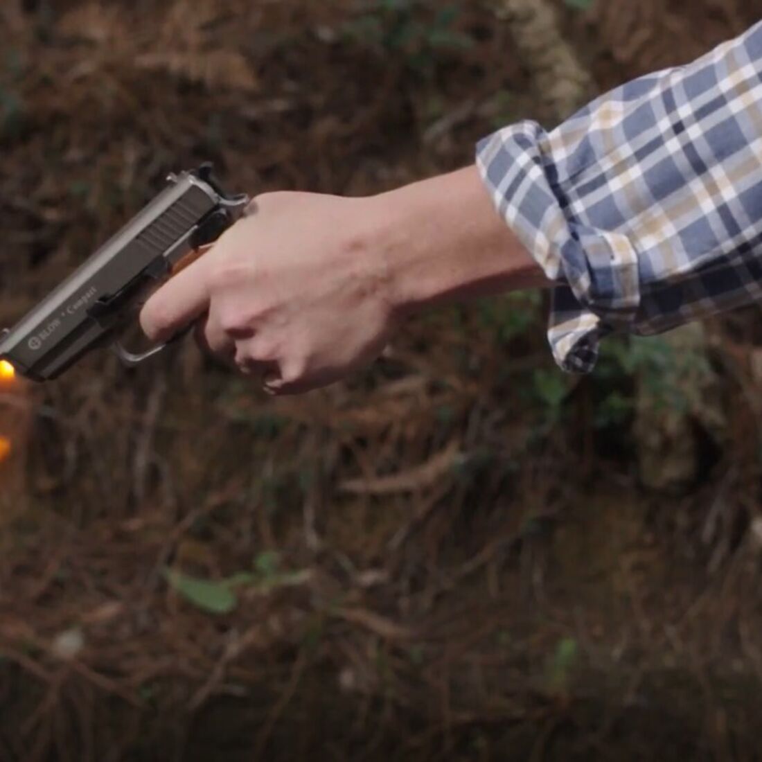 Luís mata homem para proteger Micá num crime inesperado