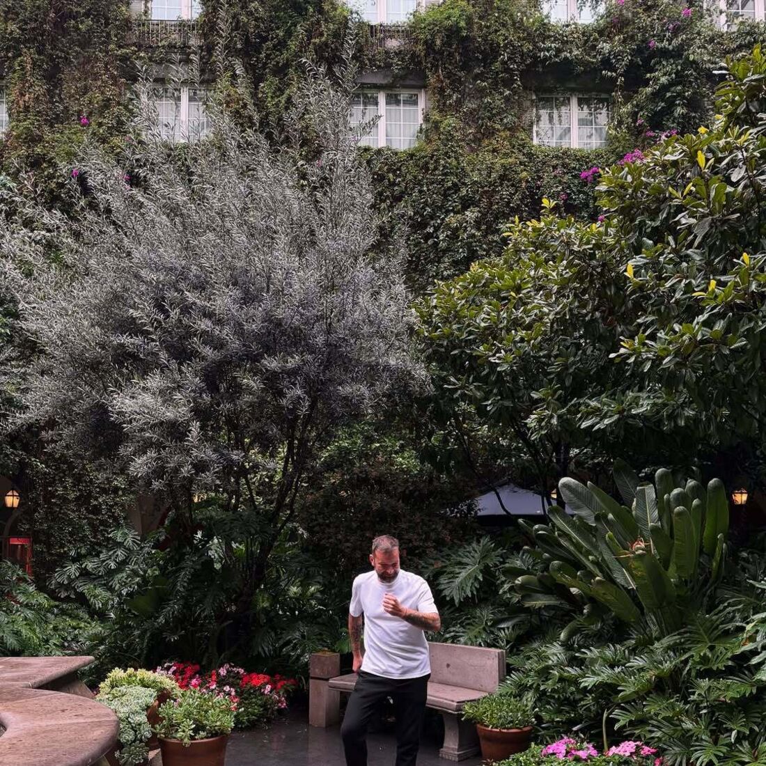 Ljubomir Stanisic de férias no México após perder contrato com a SIC.
