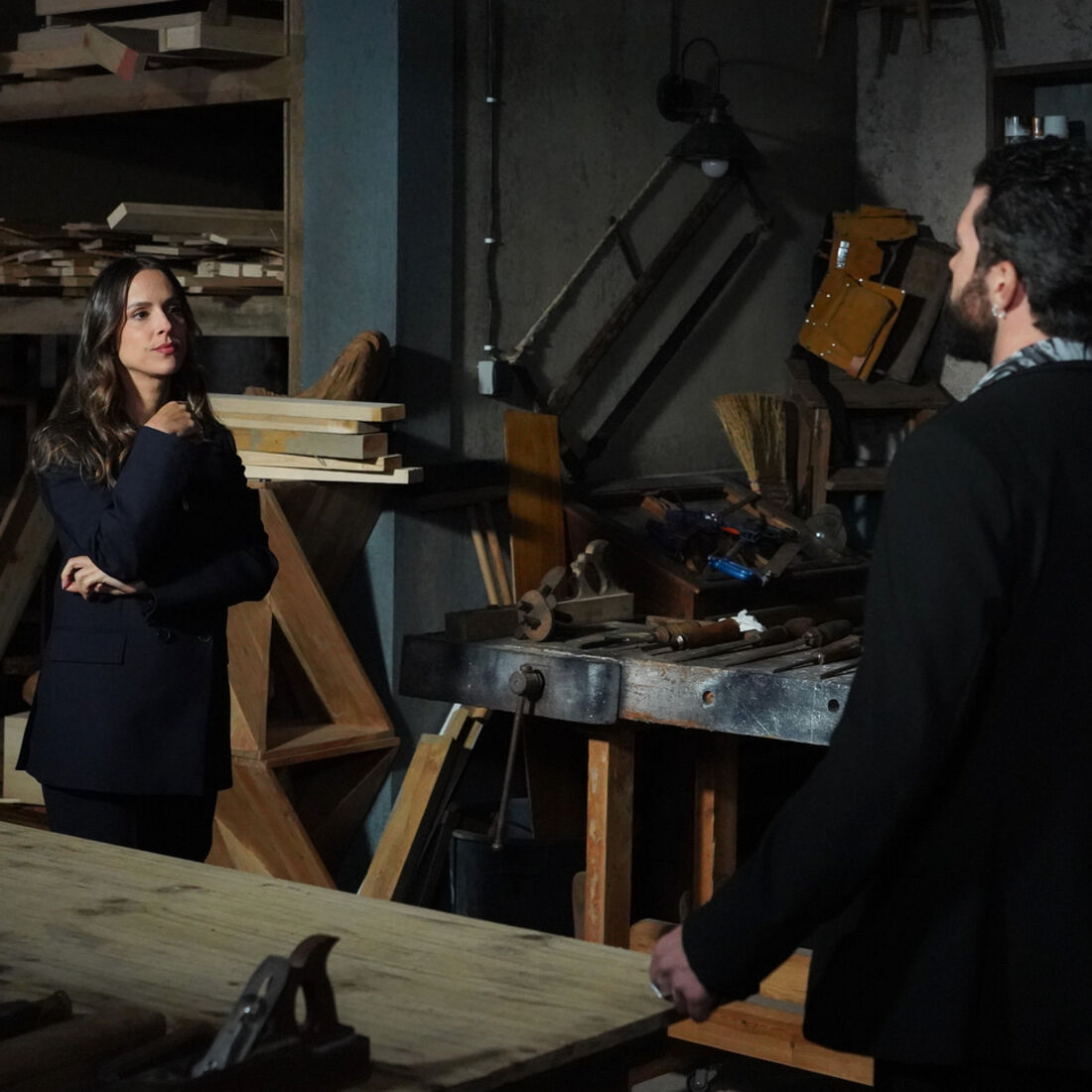 Pilar envolve-se com Heitor, após confrontos com Simão e Vicente