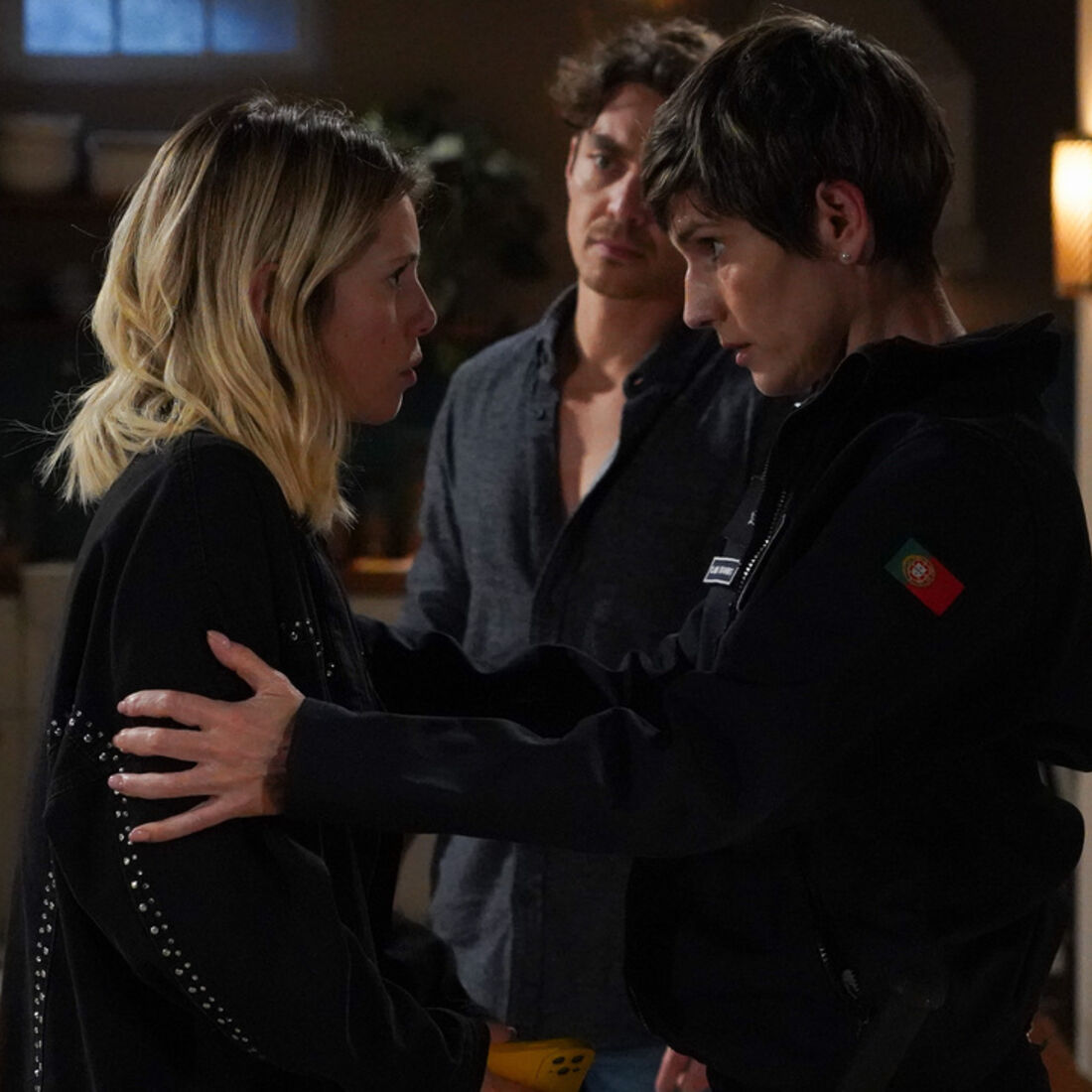 Teresinha e Gonçalo reagem ao desaparecimento de Sofia e Beatriz no rio