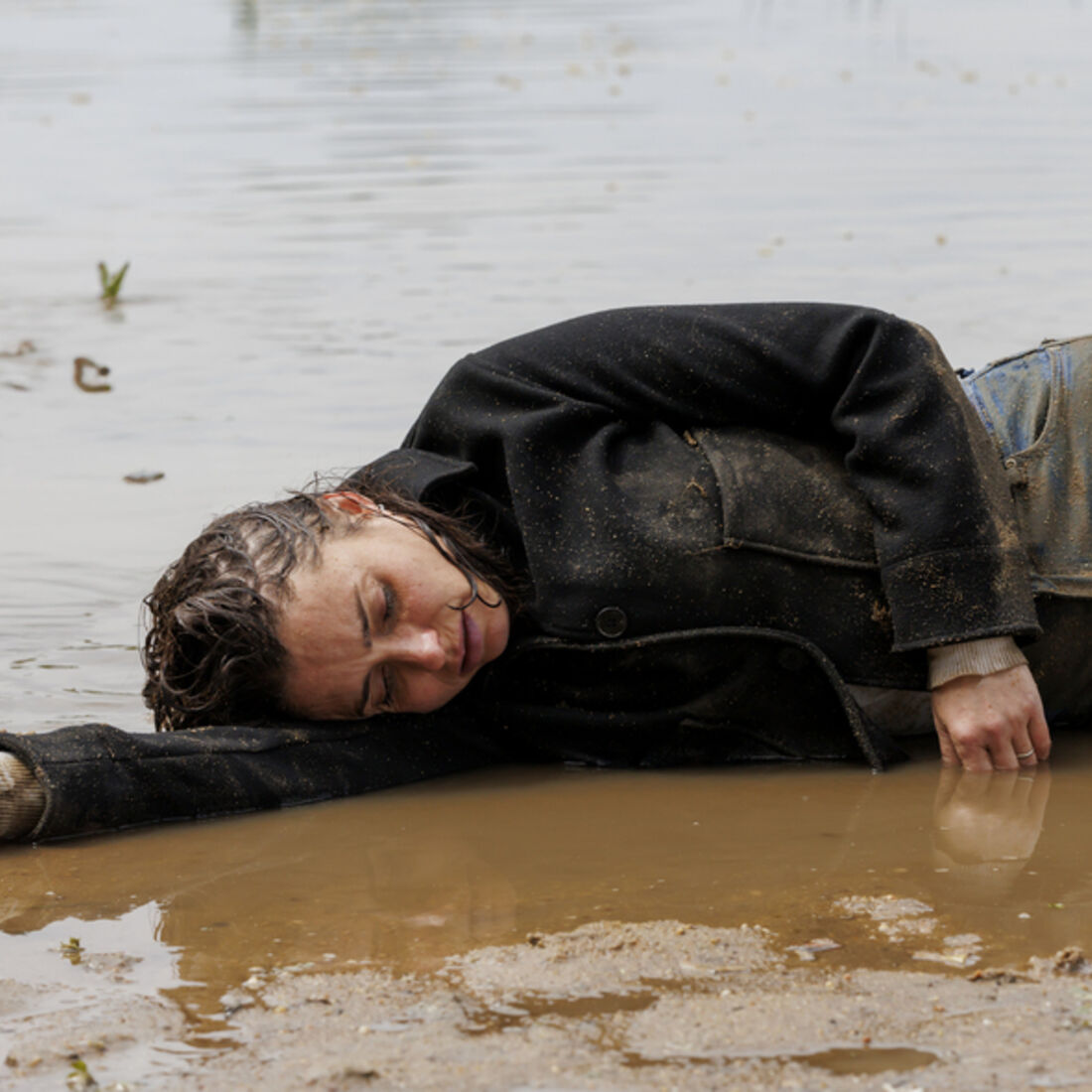 Beatriz e Sofia sobrevivem à tentativa de homicídio de Vicente.
