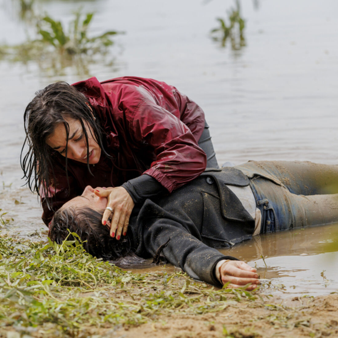 Beatriz e Sofia salvam-se, após tentativa de homicídio por Vicente