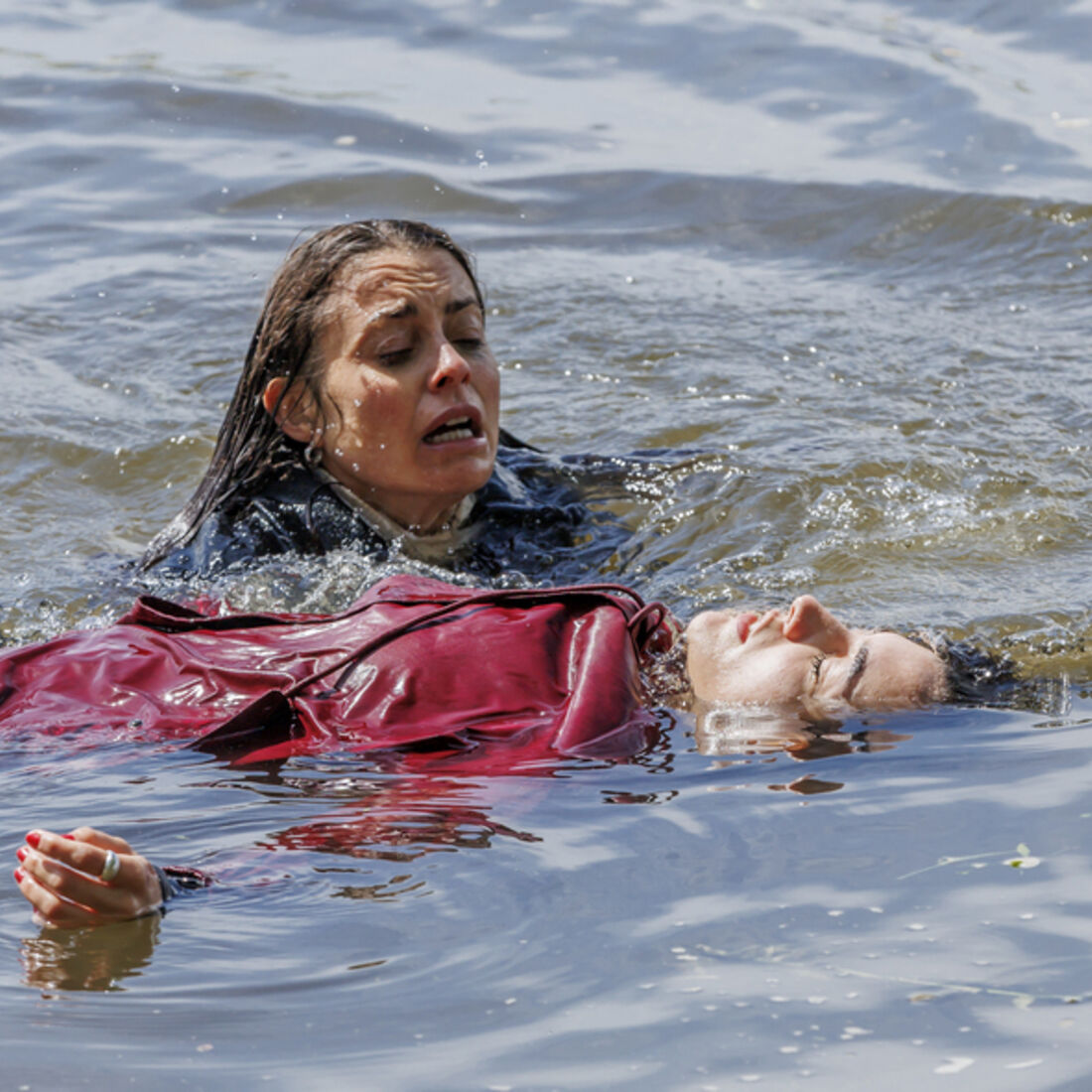 Beatriz e Sofia sobrevivem após tentativa de homicídio de Vicente.
