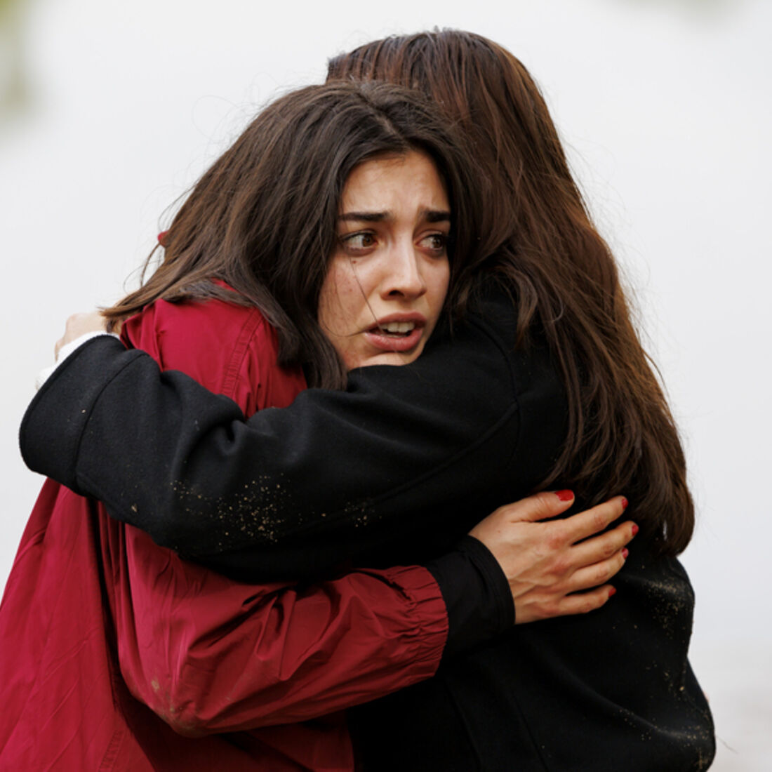 Sofia e Beatriz lutam pela sobrevivência numa ilha deserta em 'A Herança'