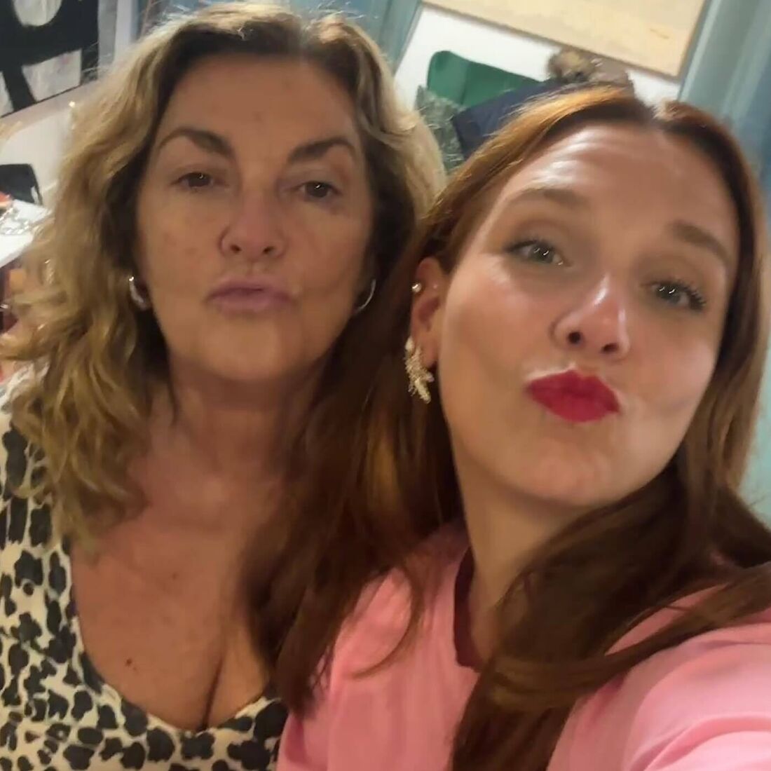 Marta Cabido Sá ao lado de Isa