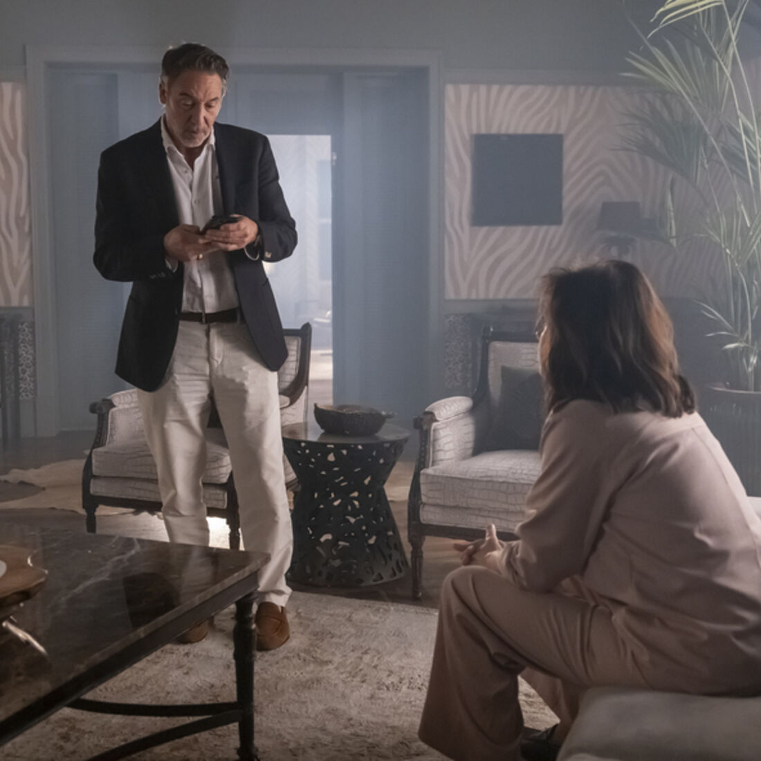 Miguel confronta Júlia sobre o crime e promete vingança