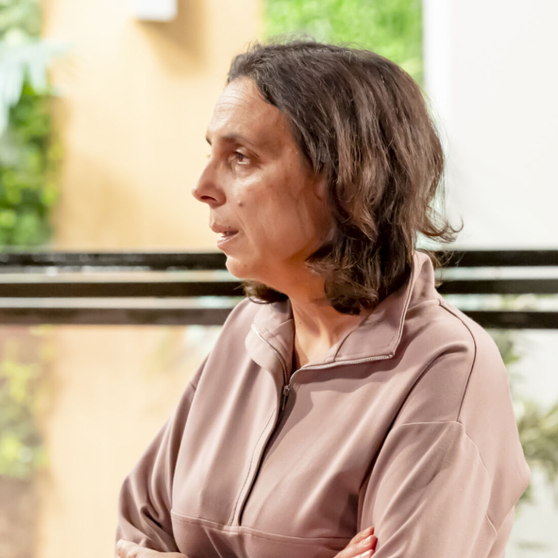 Nelson aceita fazer transplante para ajudar a mãe, Júlia, após desmaio