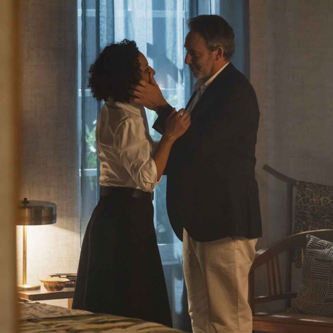 Em 'A Fazenda', Lukenia chora e pede ajuda a Miguel por receio de perder a sua fortuna