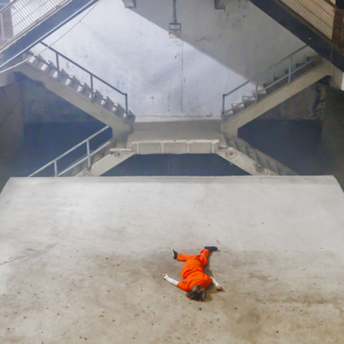 Na prisão, Olga ordena a morte de Helena numa armadilha