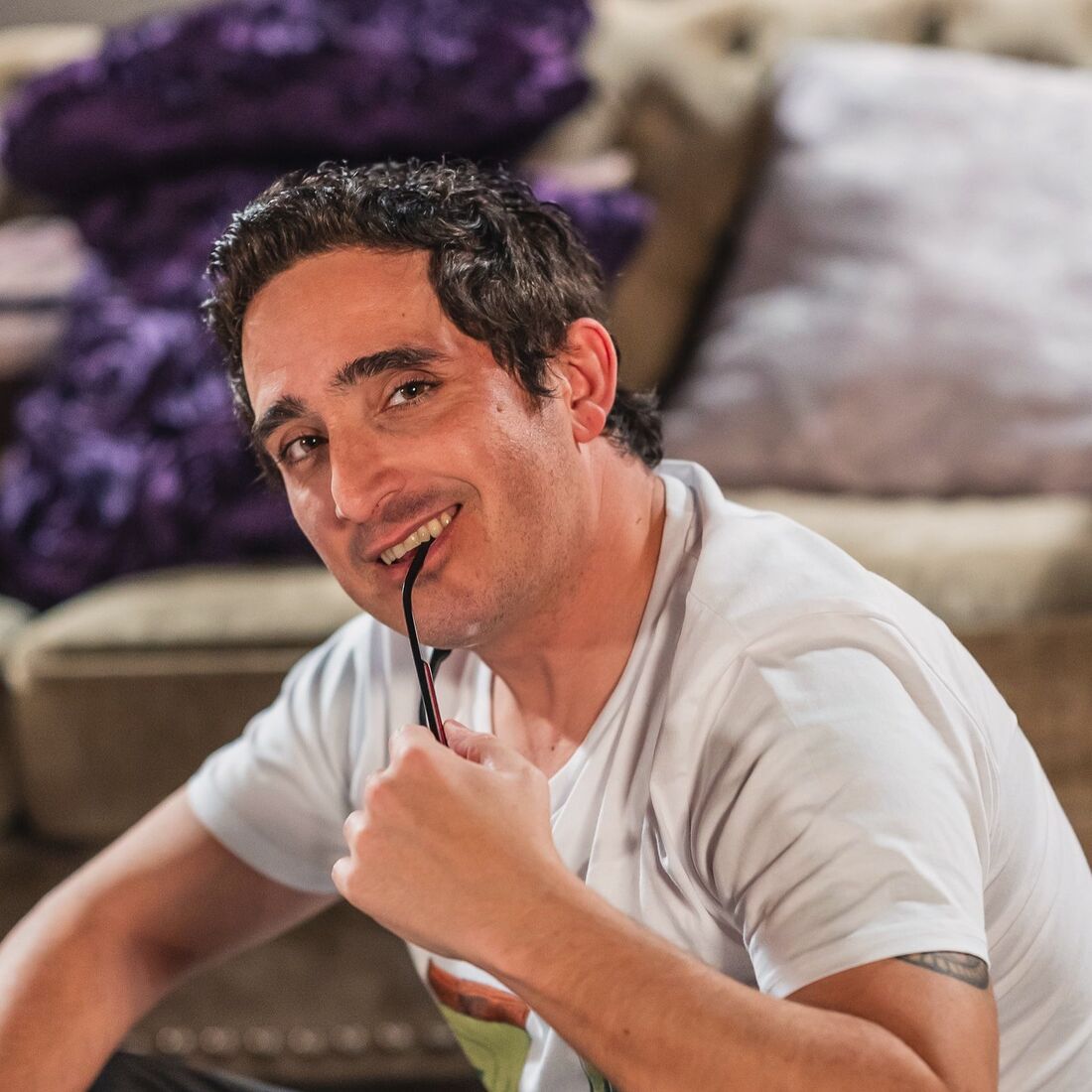 Manuel Melo aborda luta contra o vício em álcool e drogas