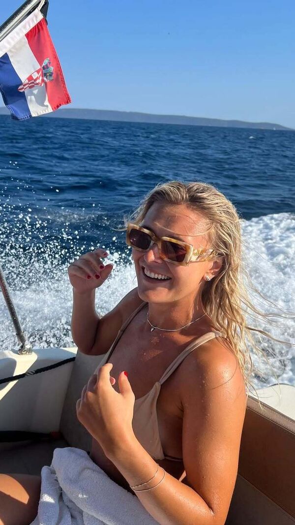 Amanda Nildén, ex-namorada de Gyokeres a passear de barco