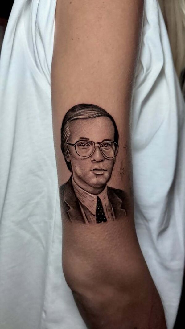 Fanny Rodrigues homenageia o avô com uma tatuagem no braço