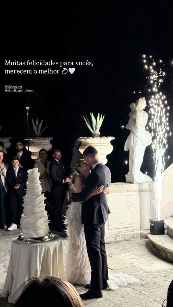 Felicidades a Diogo Dalot e Cláudia Pinto Lopes pelo casamento