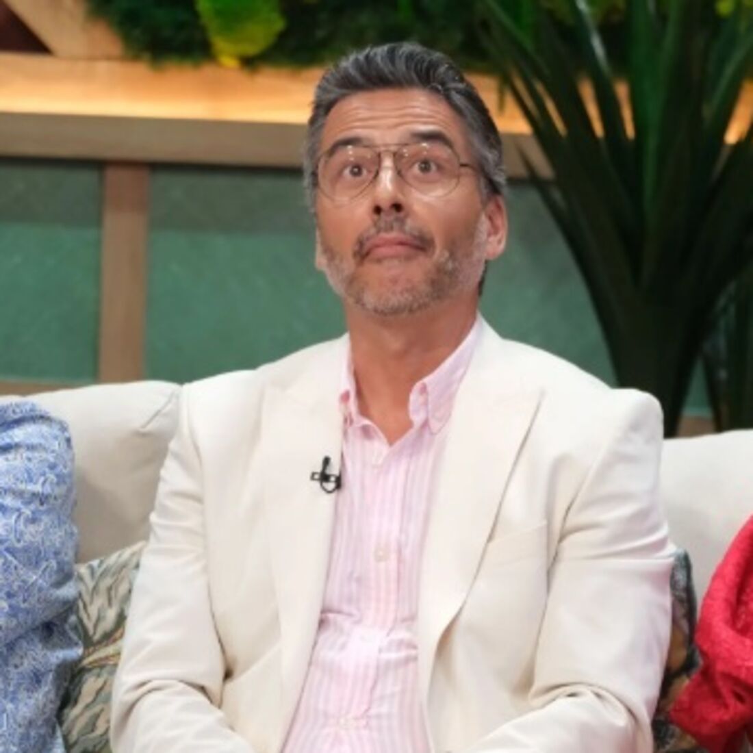 Hugo revela detalhes de Raquel e João Ricardo em 'Casados'