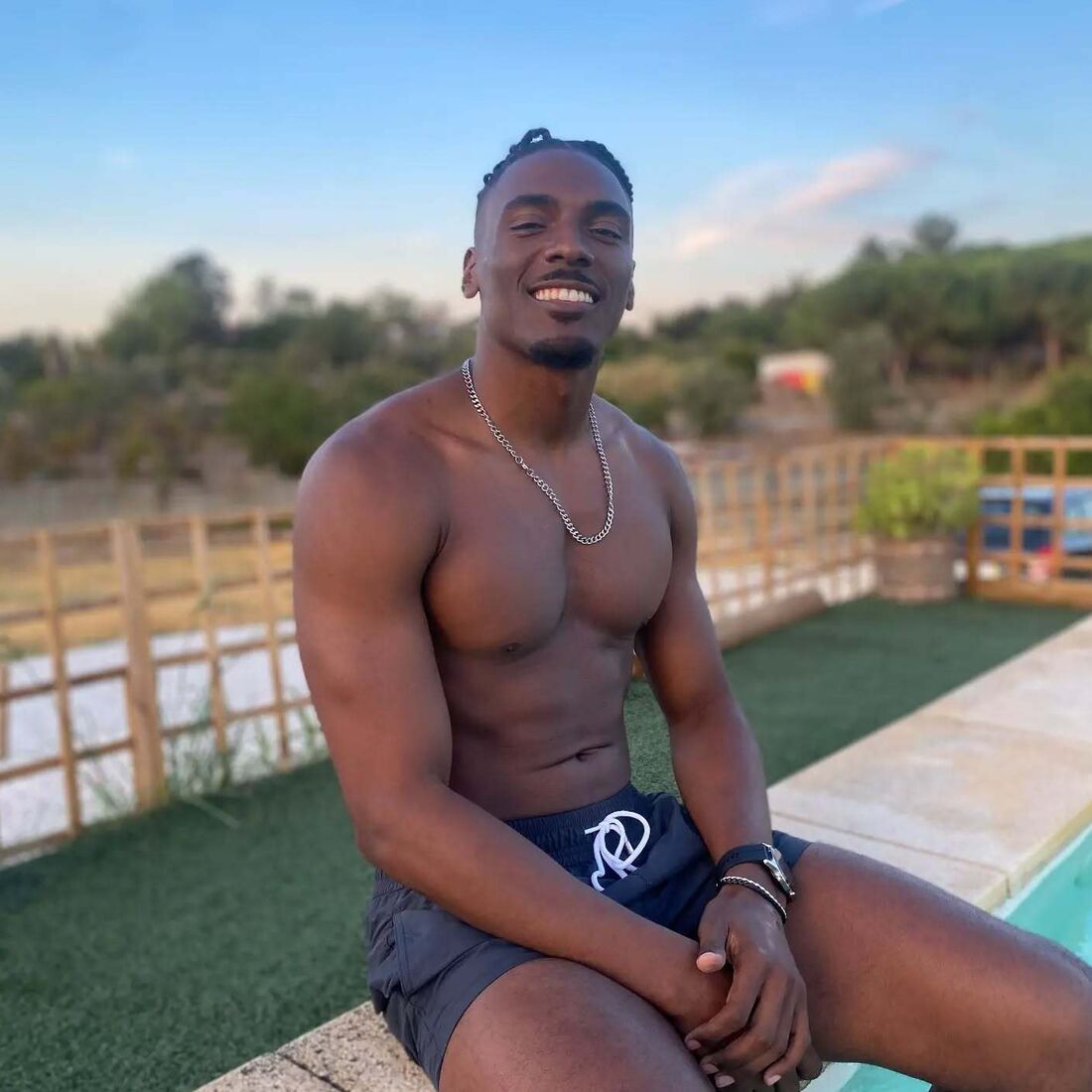 Élson Monteiro volta ao 'Casados à Primeira Vista' na SIC.
