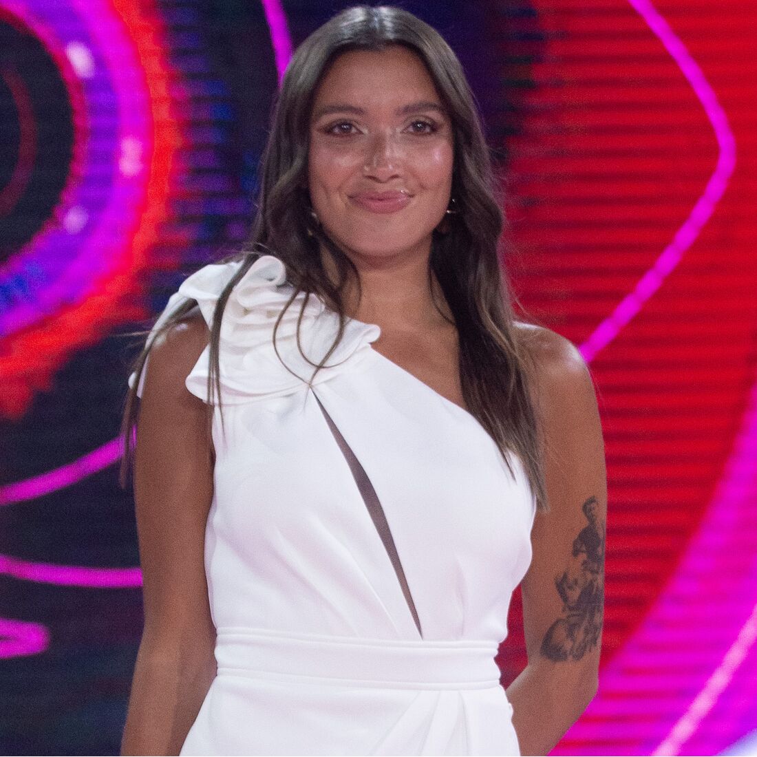 Carolina Braga pondera abster-se de dormir com Diogo Bourdin, após o 'Big Brother'