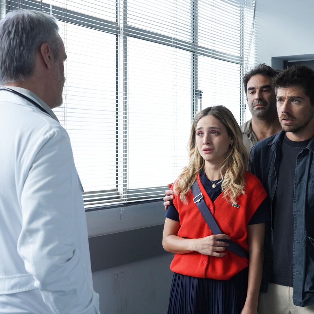 Helena escapa a plano de morte, mas enfrenta tetraplegia após reviravolta