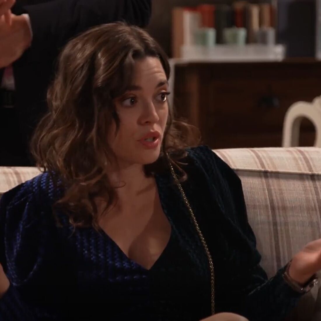 Maria celebra renovação de votos com Luís, alheia à traição com Micá