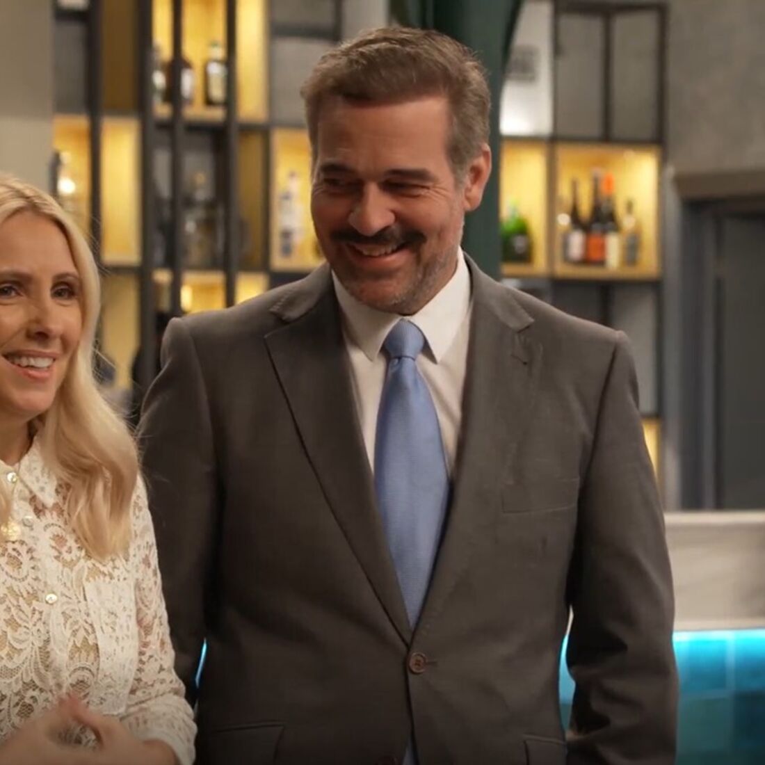 Maria e Luís celebram a renovação de votos, mas Micá ameaça a união