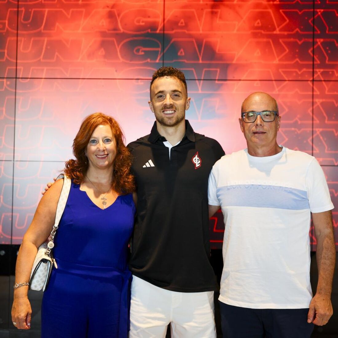 Diogo Jota com os pais, Isabel e Joaquim